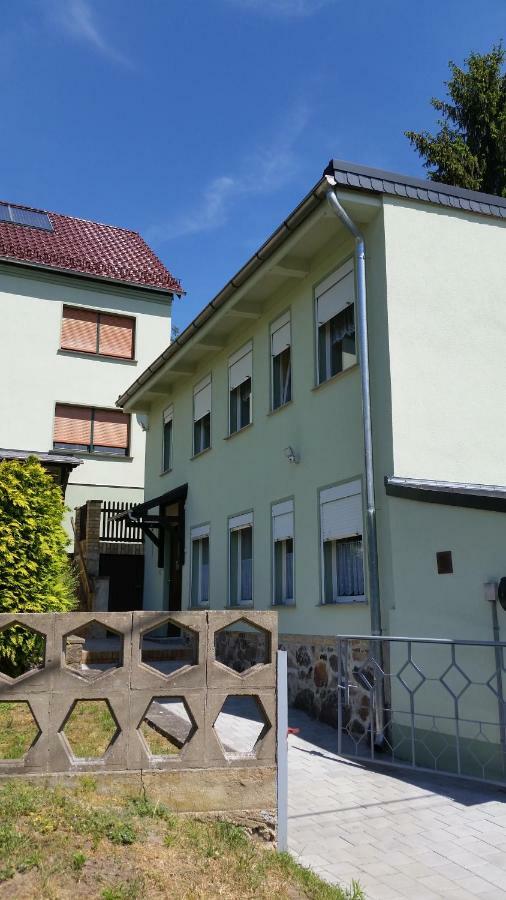 Ferienwohnung "Am Weinberg" Bad Schmiedeberg Exterior photo